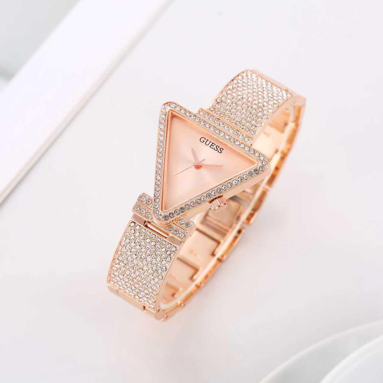 GUESS LADIES TRIANGLE