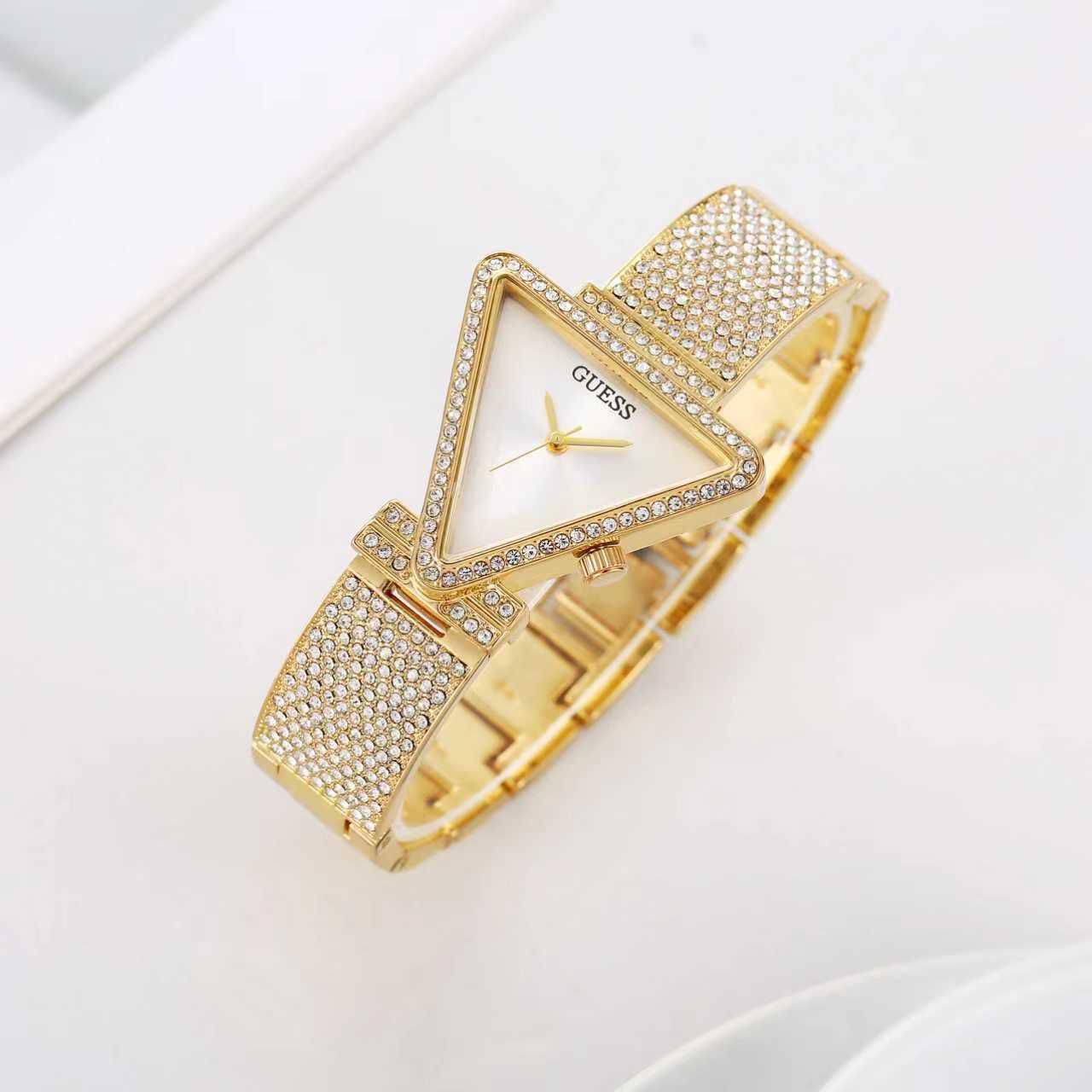 GUESS LADIES TRIANGLE