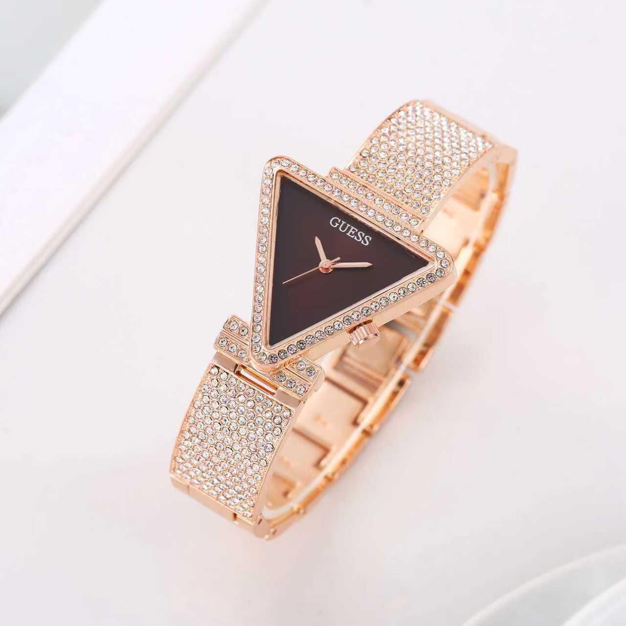 GUESS LADIES TRIANGLE