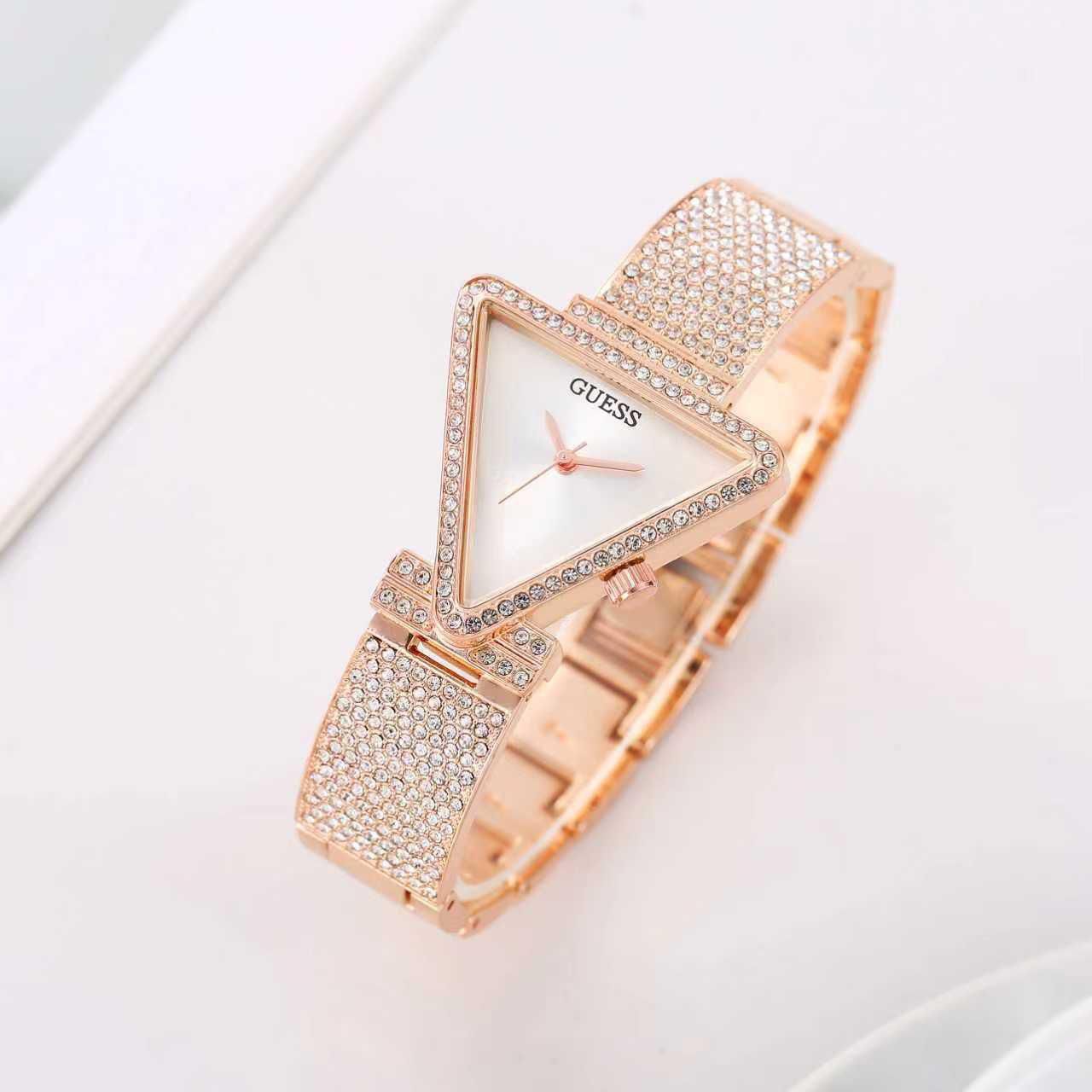 GUESS LADIES TRIANGLE