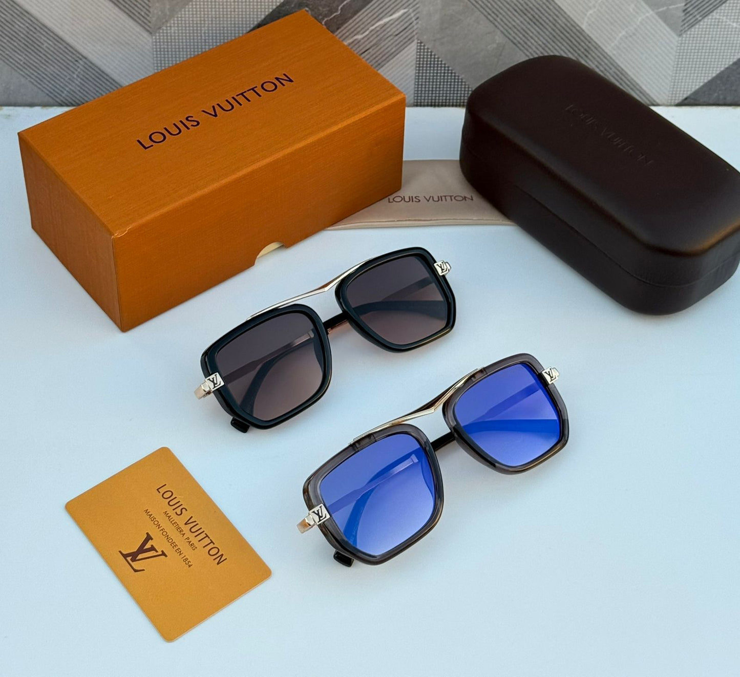 LV-SUNGLASSESS