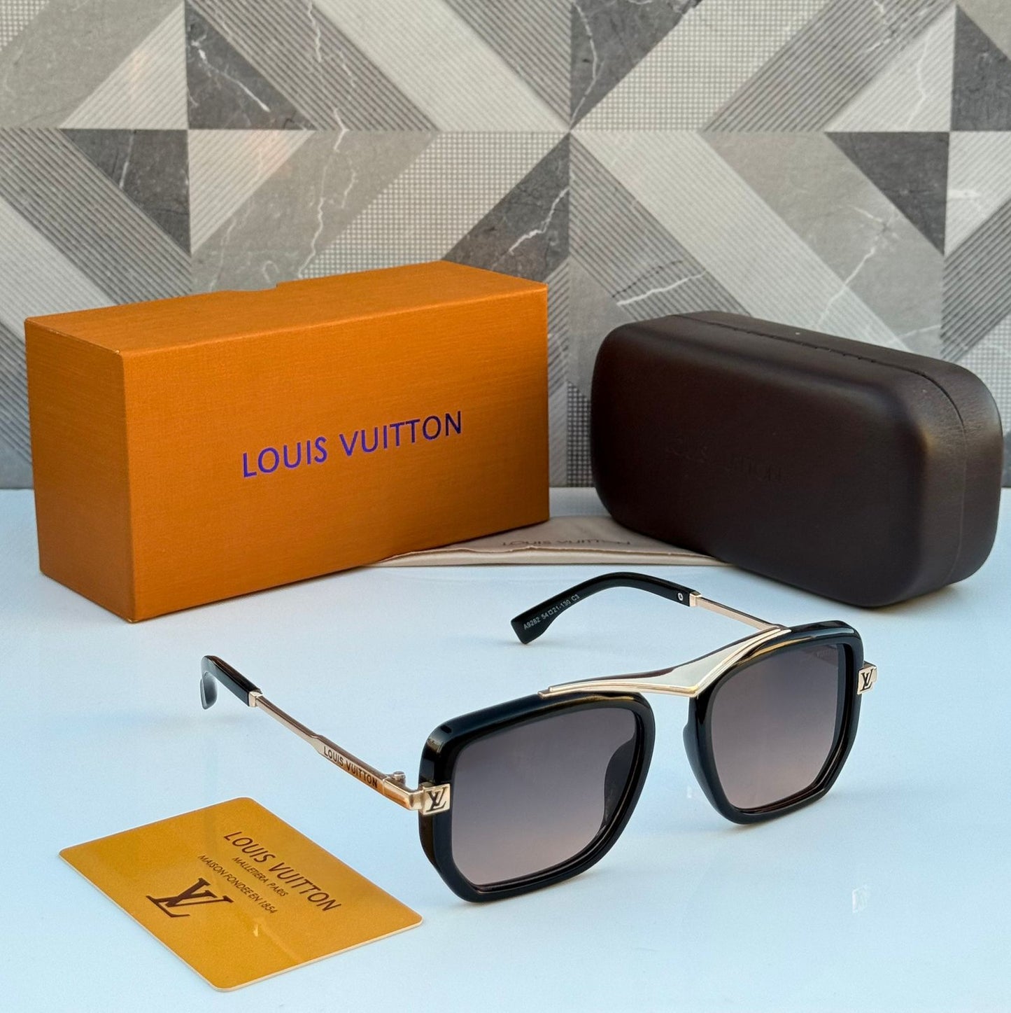 LV-SUNGLASSESS