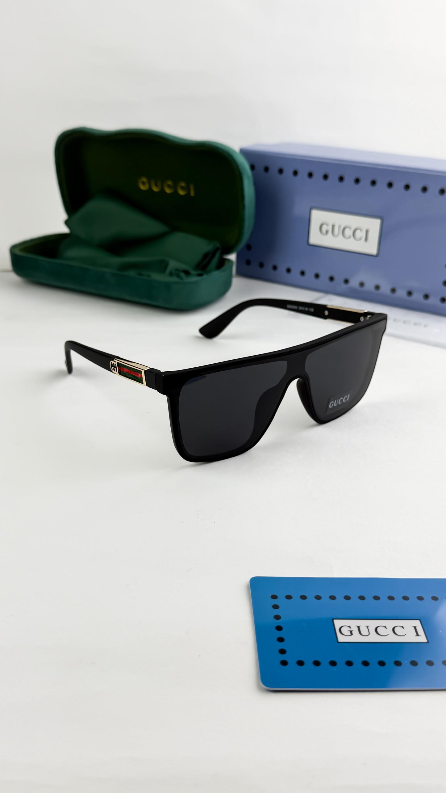 GUCCI BLACK SUNGLASSES