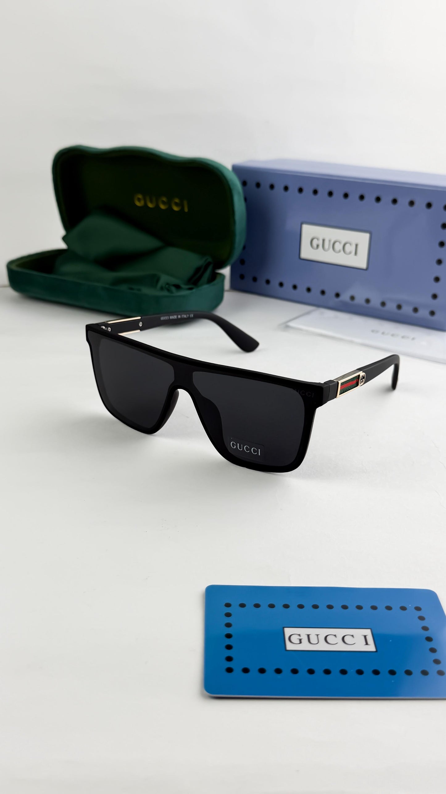 GUCCI BLACK SUNGLASSES