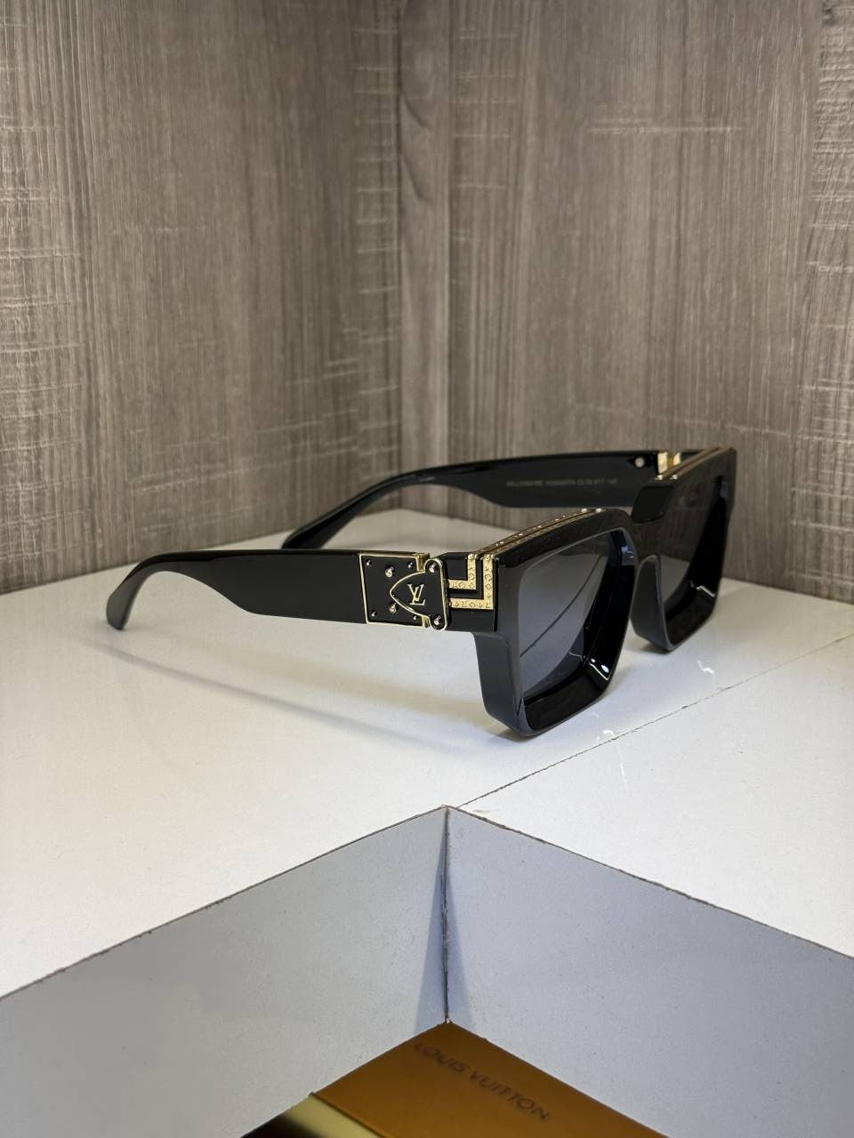 LOUIS VUITTON SUNGLASSES