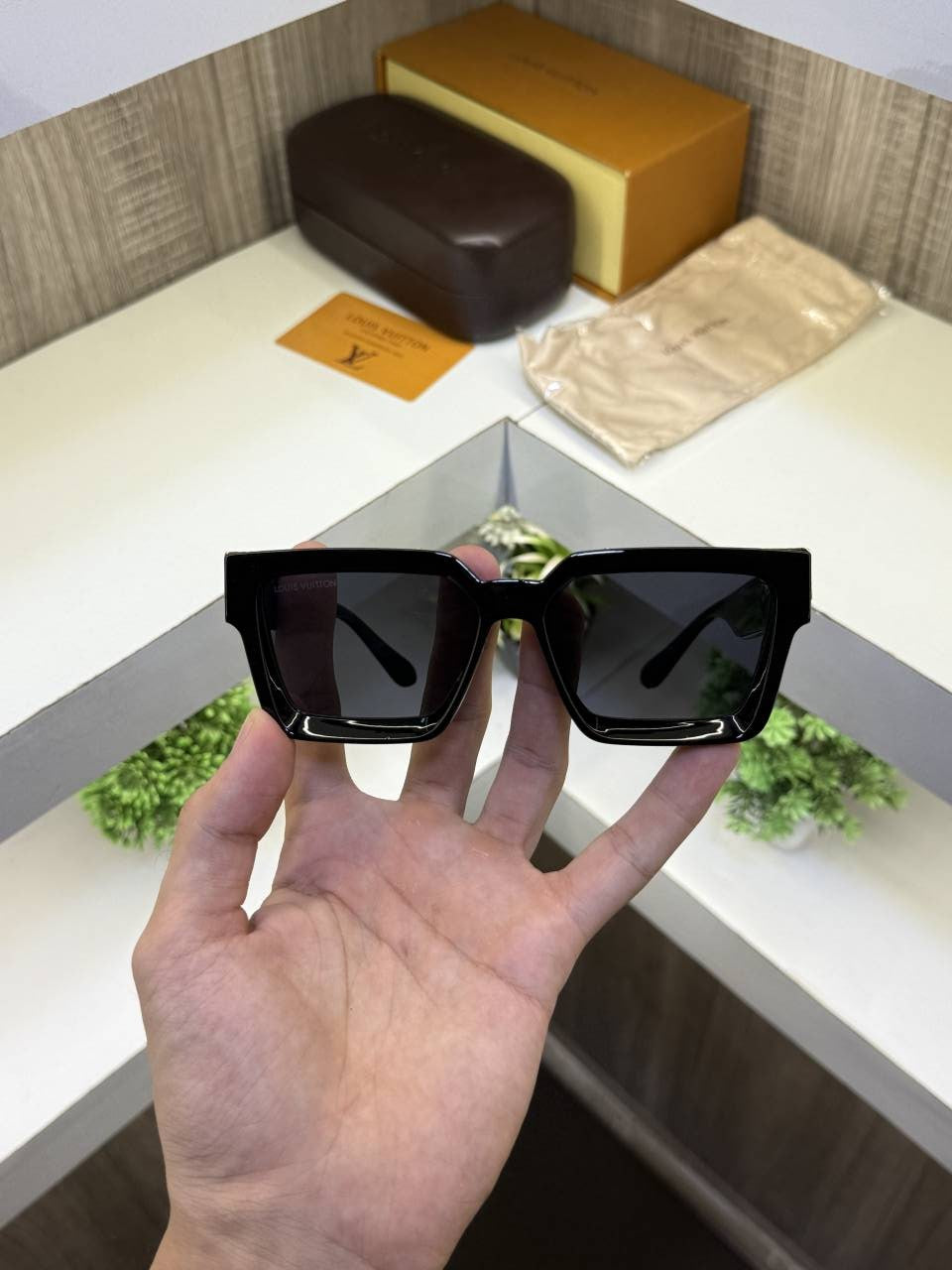 LOUIS VUITTON SUNGLASSES