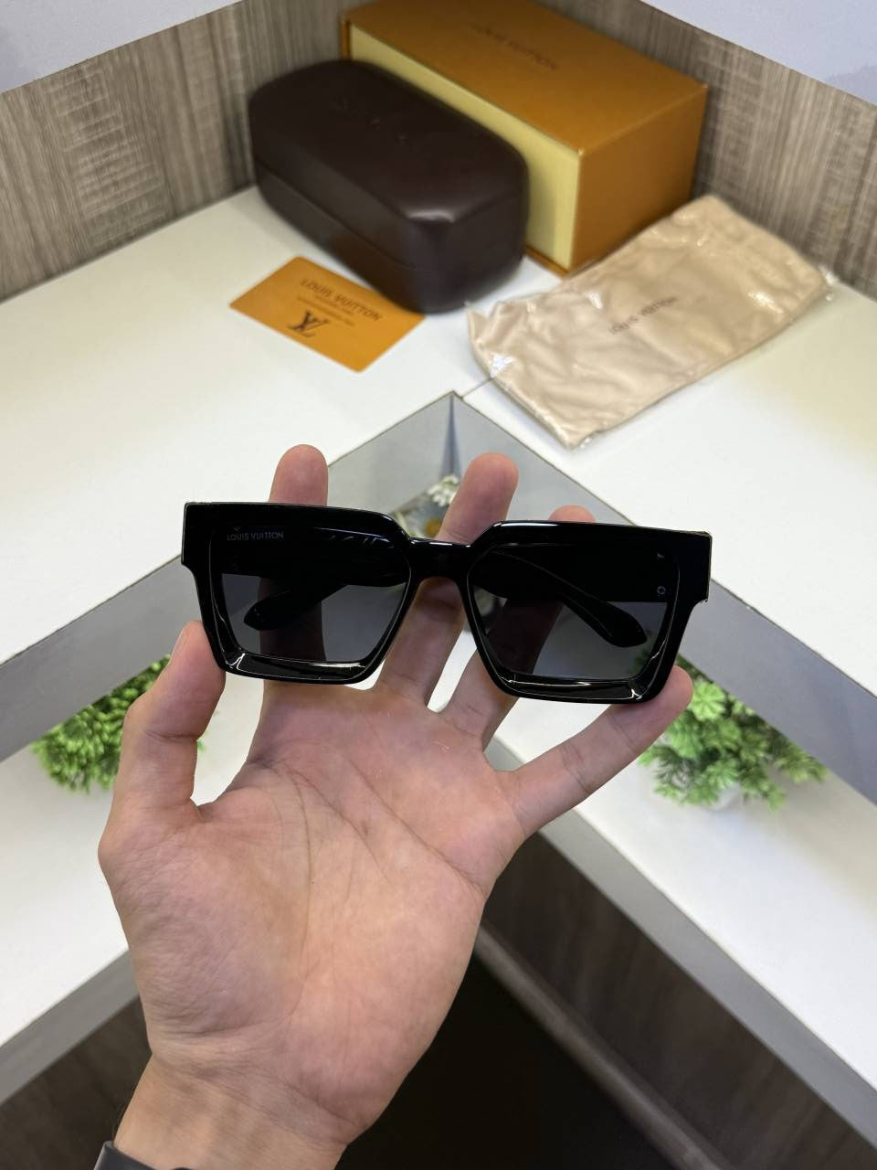 LOUIS VUITTON SUNGLASSES