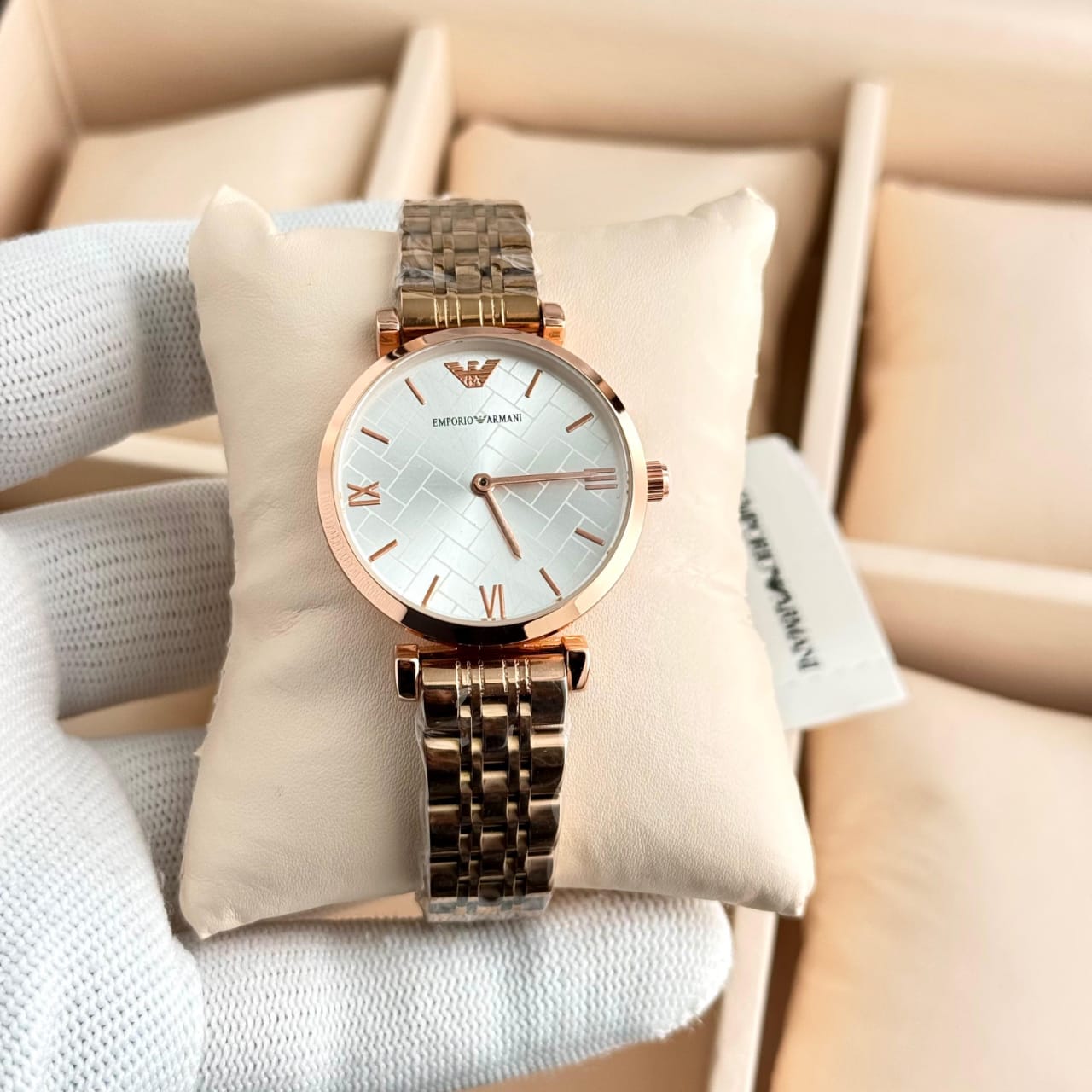 Emporio Armani Ladies ( Gold )