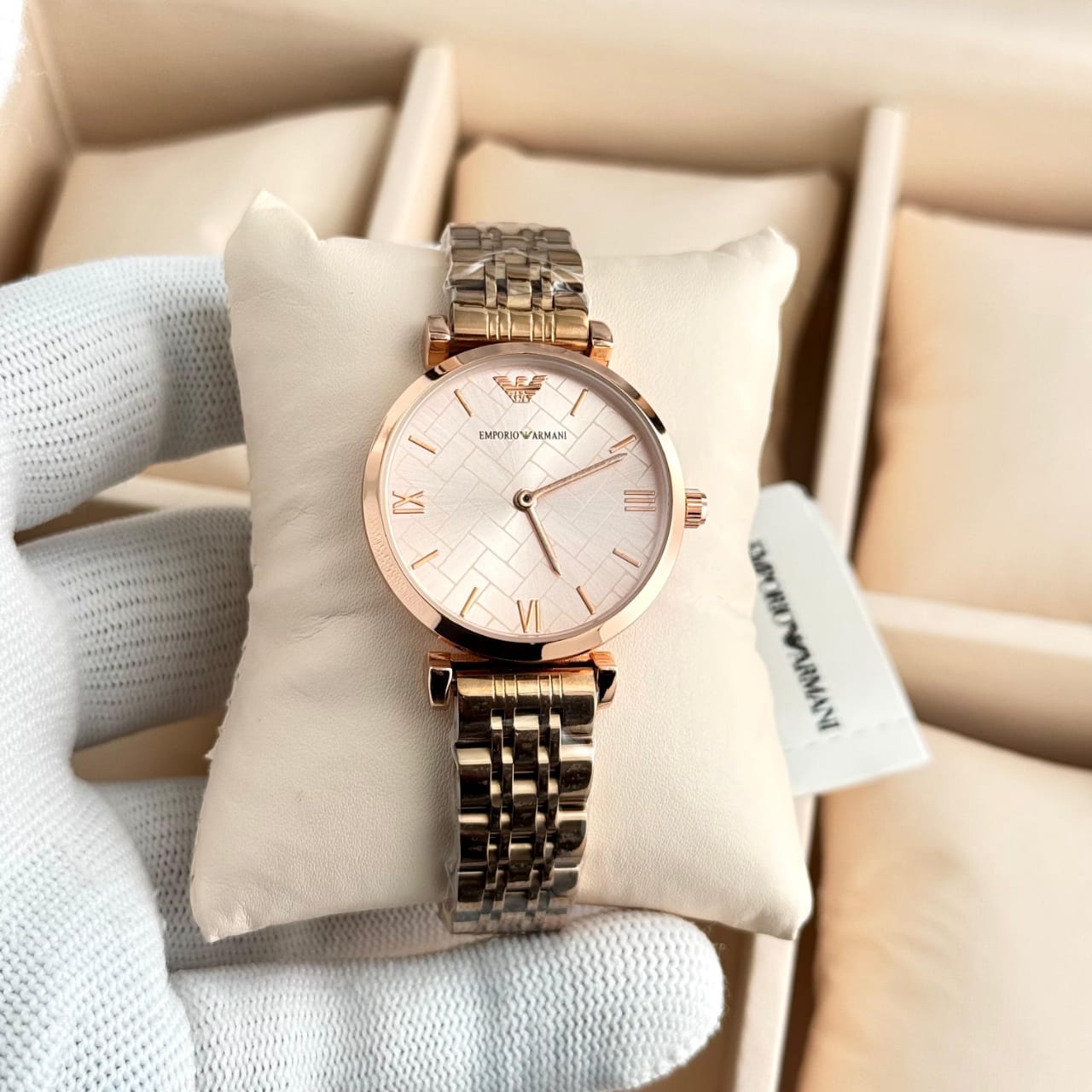 Emporio Armani Ladies ( Gold )